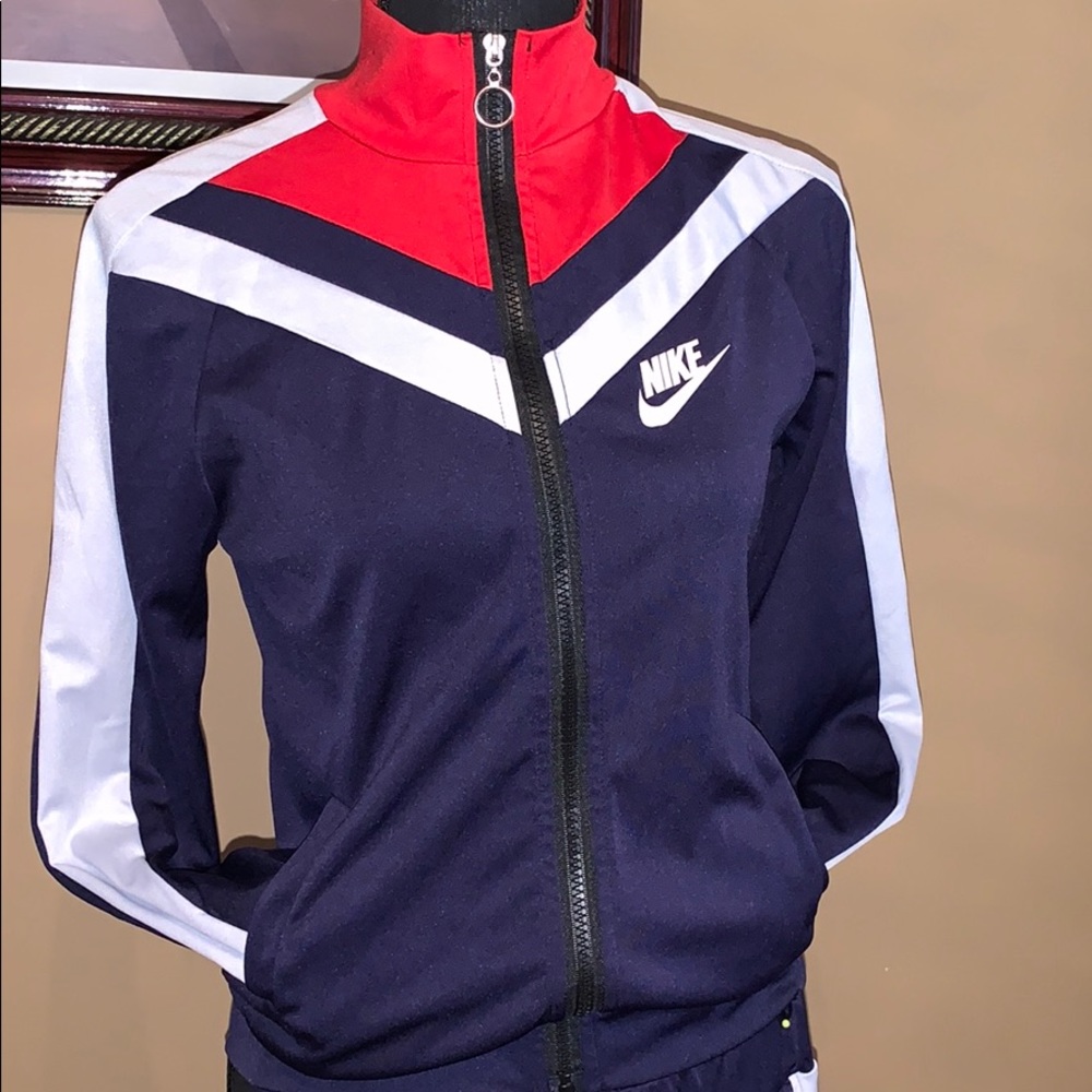 Nike Sweatsuit (Jacket & Fitted leggings)